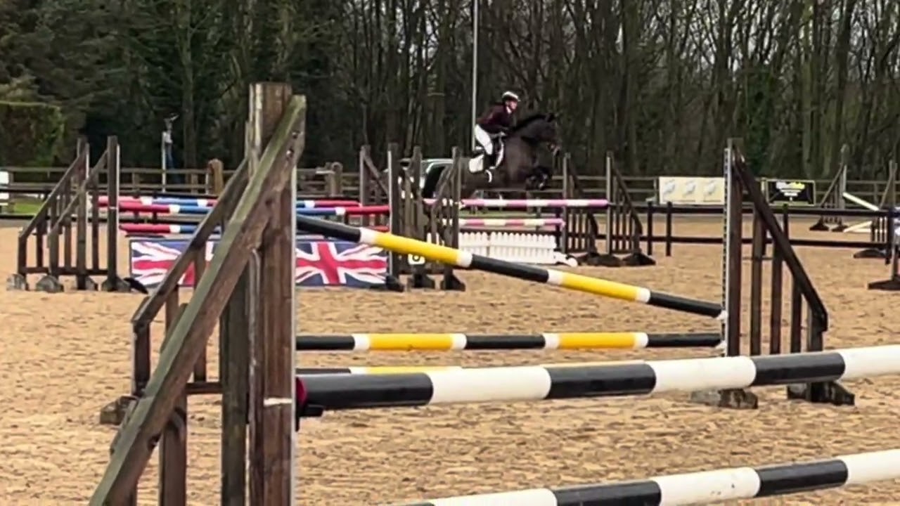 Double clear and win for Gracie in 105cm