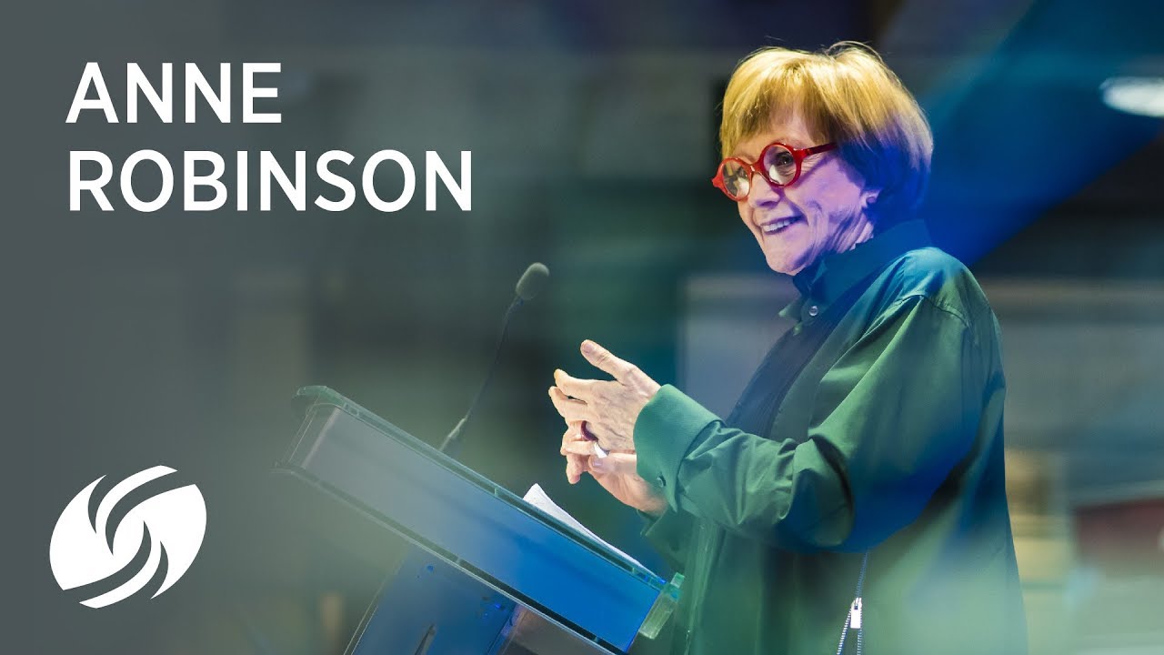 2018 Power of Women Awards – Anne Robinson Speaks at the Event - DfSGL