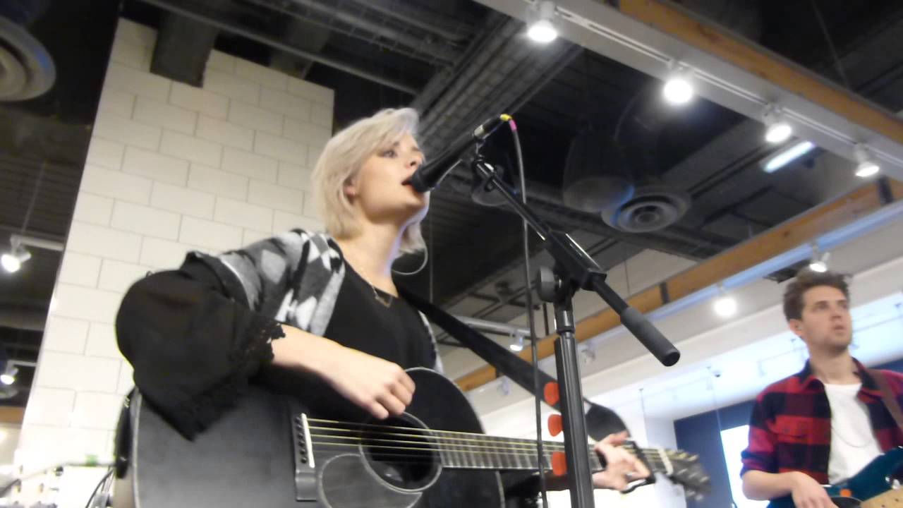 Nina Nesbitt - Stay Out (HD) - American Eagle Outfitters, Westfield Stratford - 10.09.15