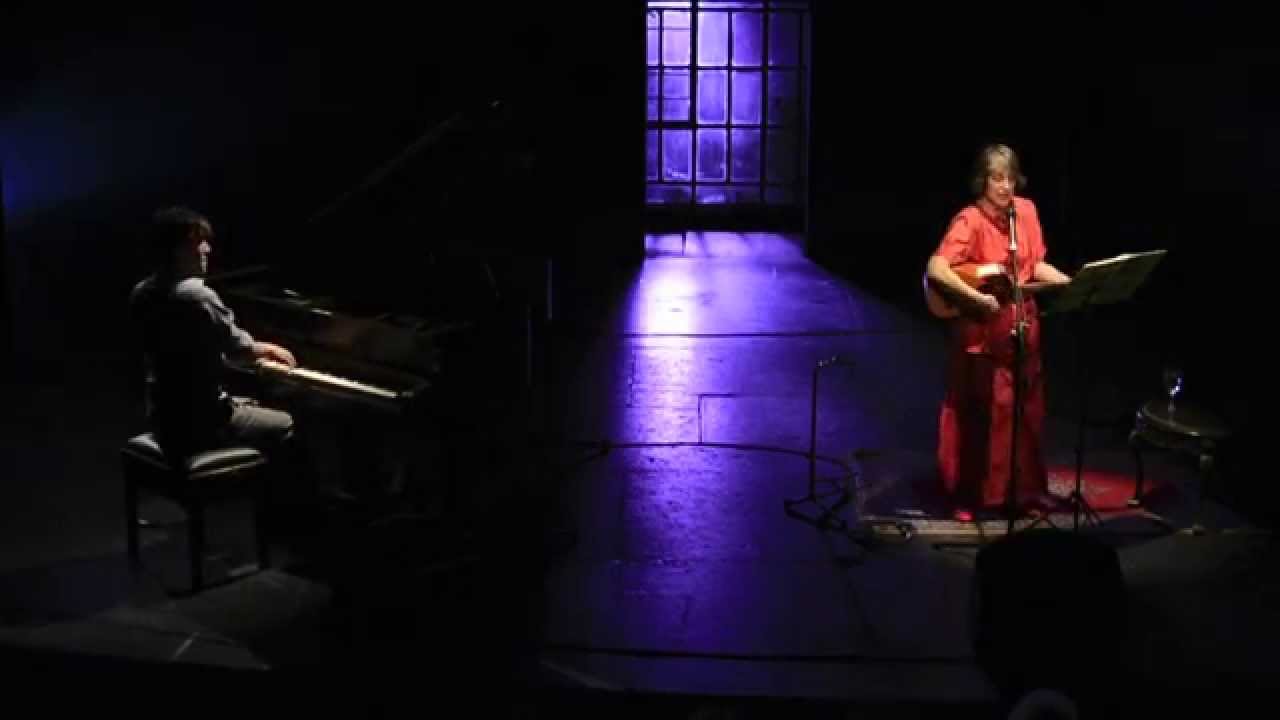 Romance en la lejanía. Cecilia Todd y Matías Martino