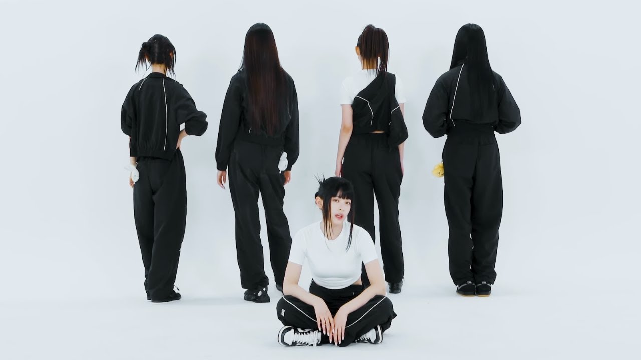 NewJeans - 'OMG' Dance Practice Mirrored (Clip)