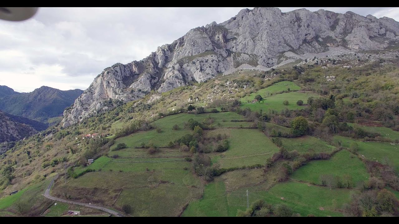 Quir&oacute;s por dron - Quiros by drone
