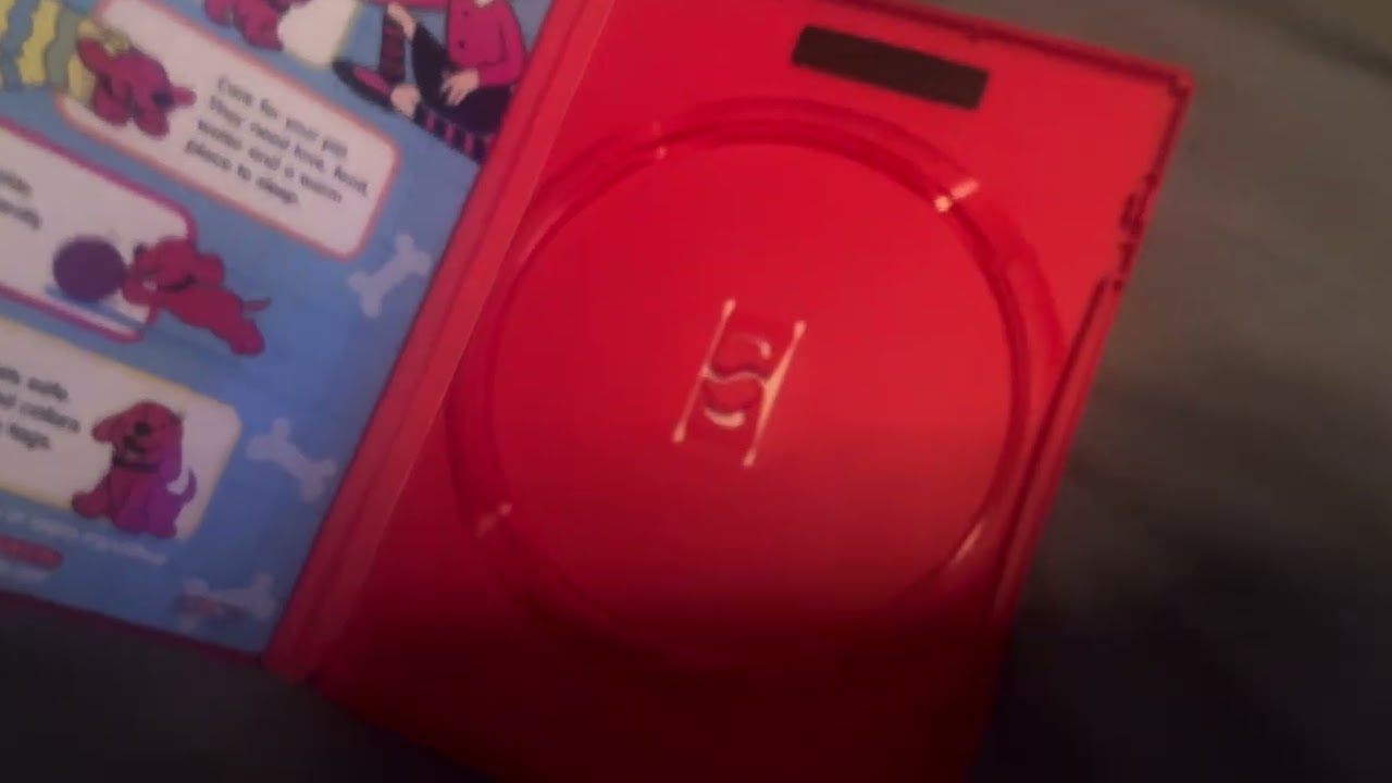 Tails Watches The Lionsgate Home Entertainment Logo