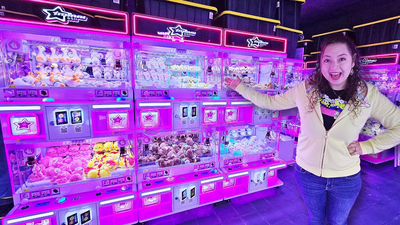 NEW Mirai Arcade in Orlando!- Winning from the mini Claw Machines!!