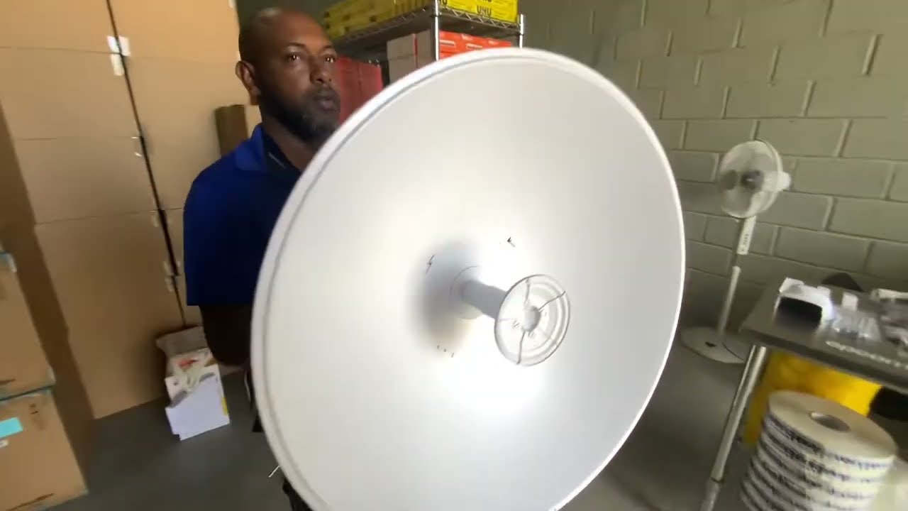 Antena Direccional Ubiquiti RocketDish airMAX (RD-5G30-LW)