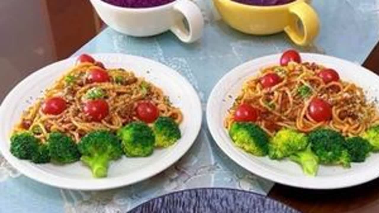早上给孩子做了仪式感满满的早餐， 平凡的生活因为细碎的仪式感而变得倍加温馨～周末愉快#我的厨房日记 #早餐
