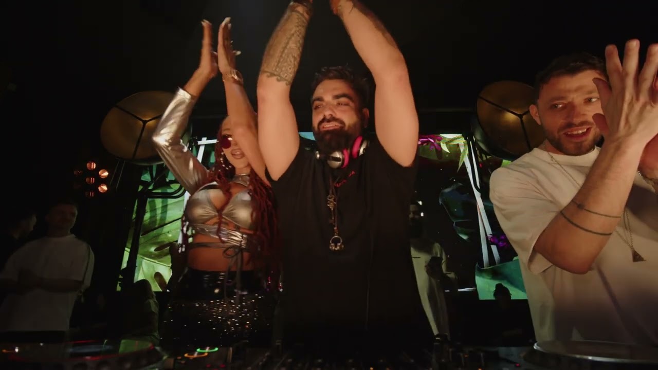 MuTT&Dee @ Divino Galati Romania  - opening for @AaronSevilla