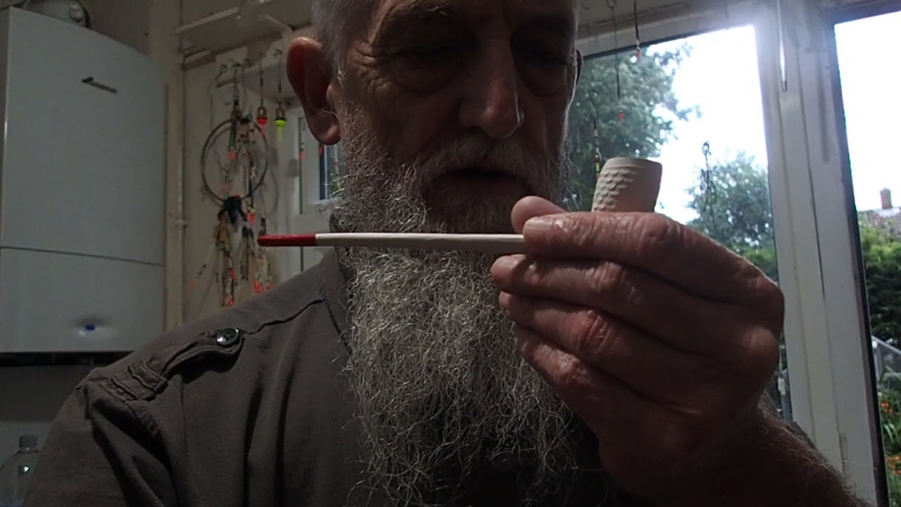 The clay pipe
