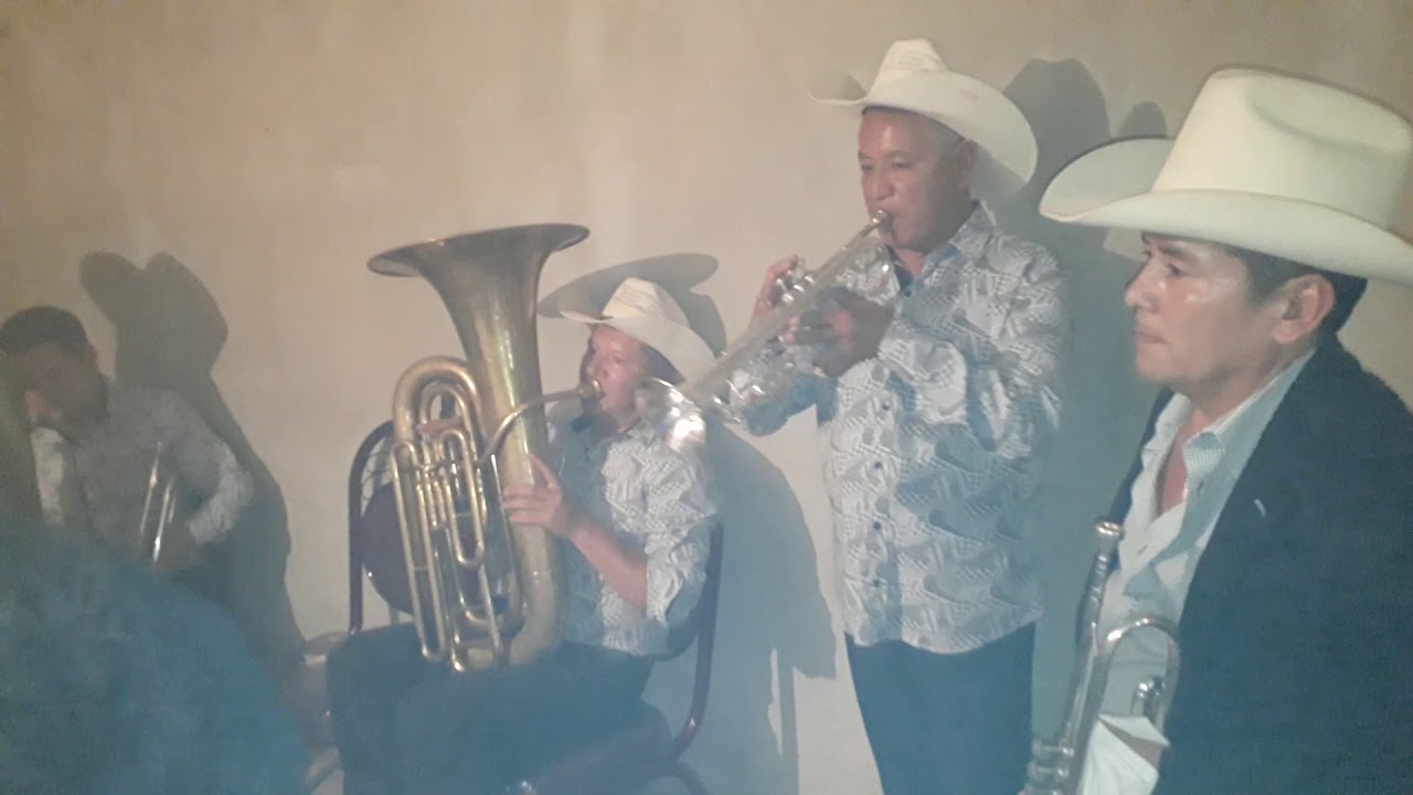 son de costumbre  -banda piedra blanca-