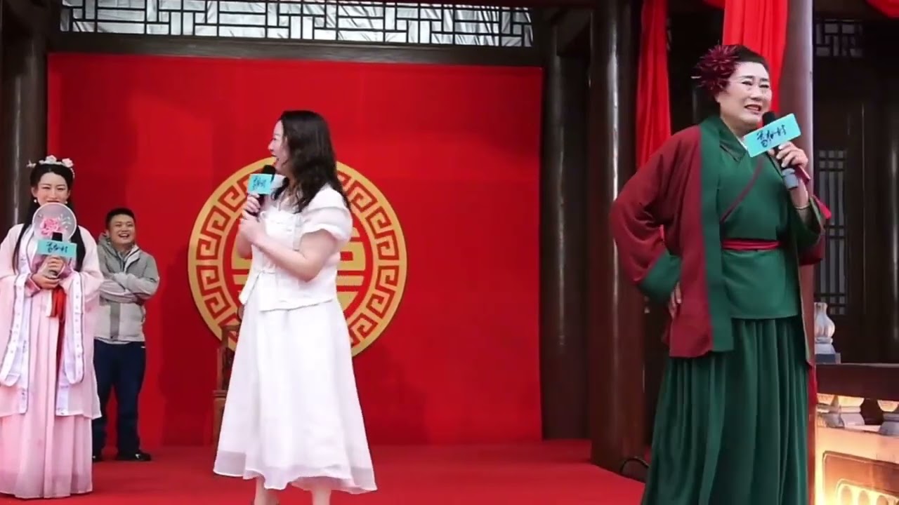 开封王婆到江西说媒，现场两位美女真个性，太敢说了，看王干娘超强的控场能力