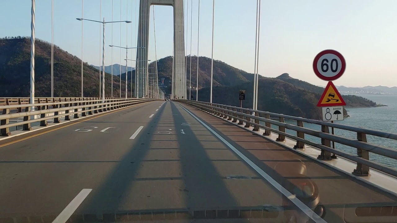 광양에서 이순신대교 넘어 묘도 들어갑니다.