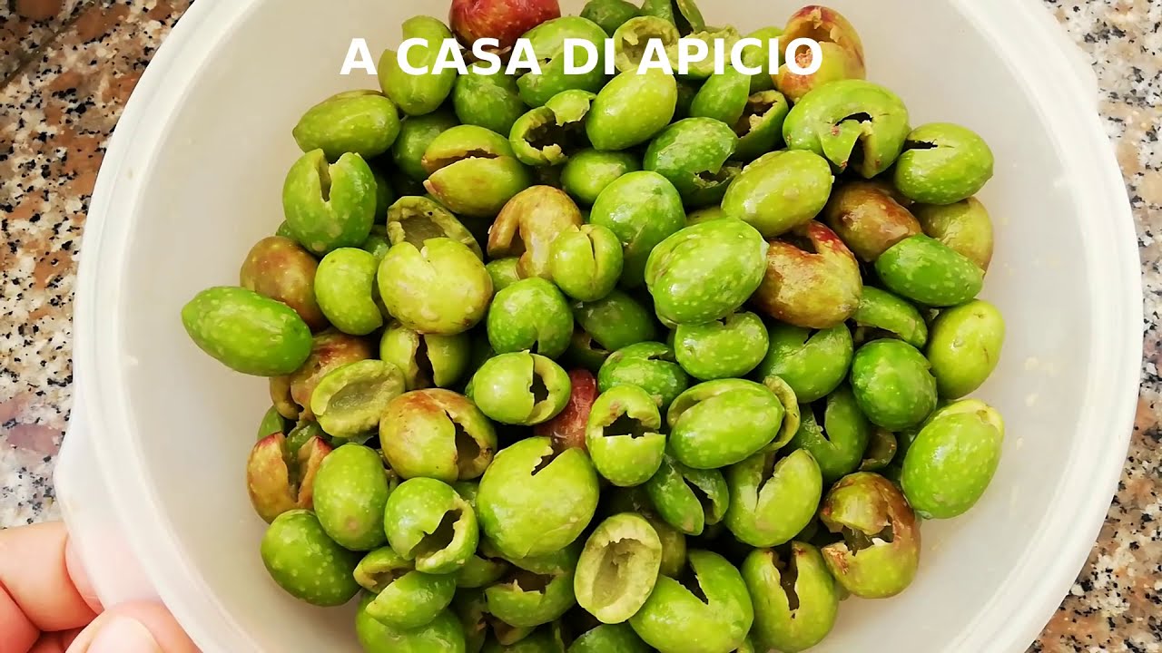 Olive schiacciate fatte in casa: antico metodo della nonna ricetta della Sicilia