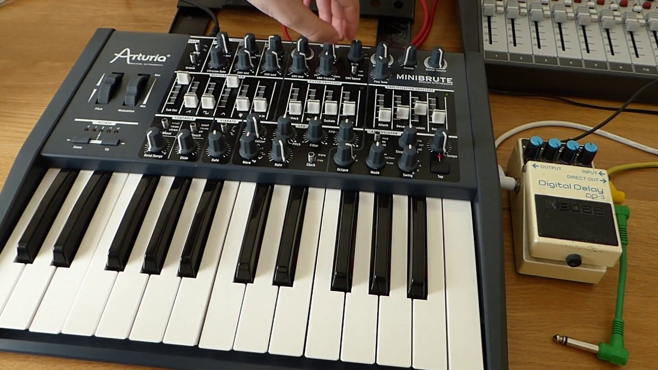 Arturia Minibrute & Boss DD3 Digital Delay