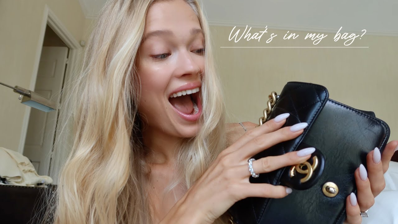 What's in my bag? *unprepared* MINI VLOG you asked for it  / model & mom | Vita Sidorkina