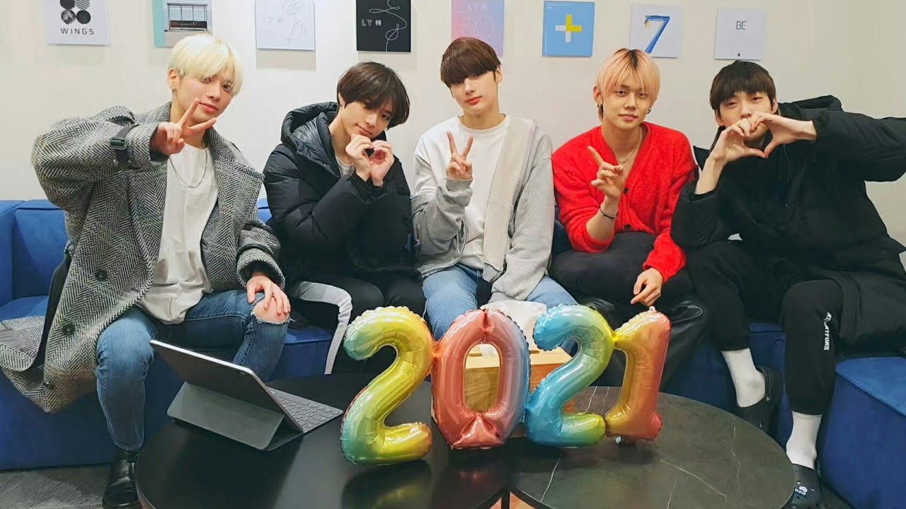 [TXT VLIVE] Happy New Year 👋🏻 {31st Dec, 2020}