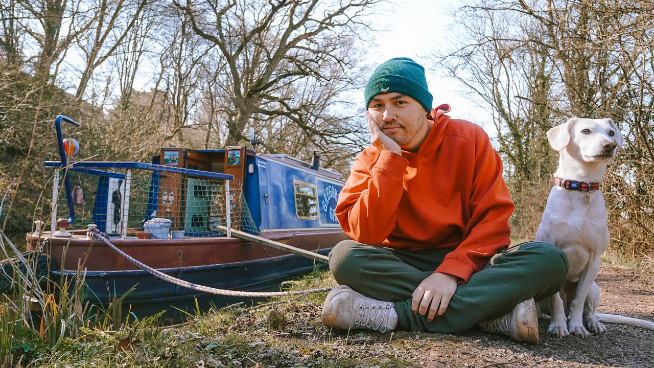 Alone on our narrowboat &ndash; Diary of a workaholic