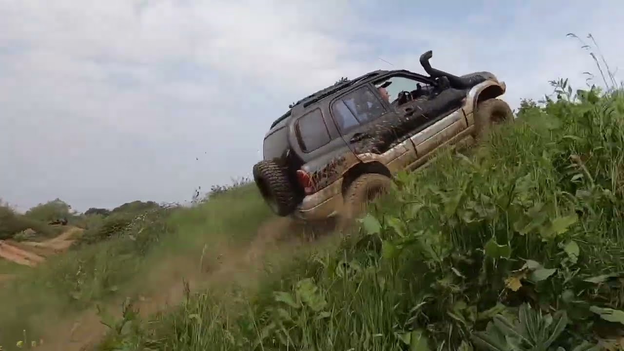 Avalanche adventure suzuki grand vitara