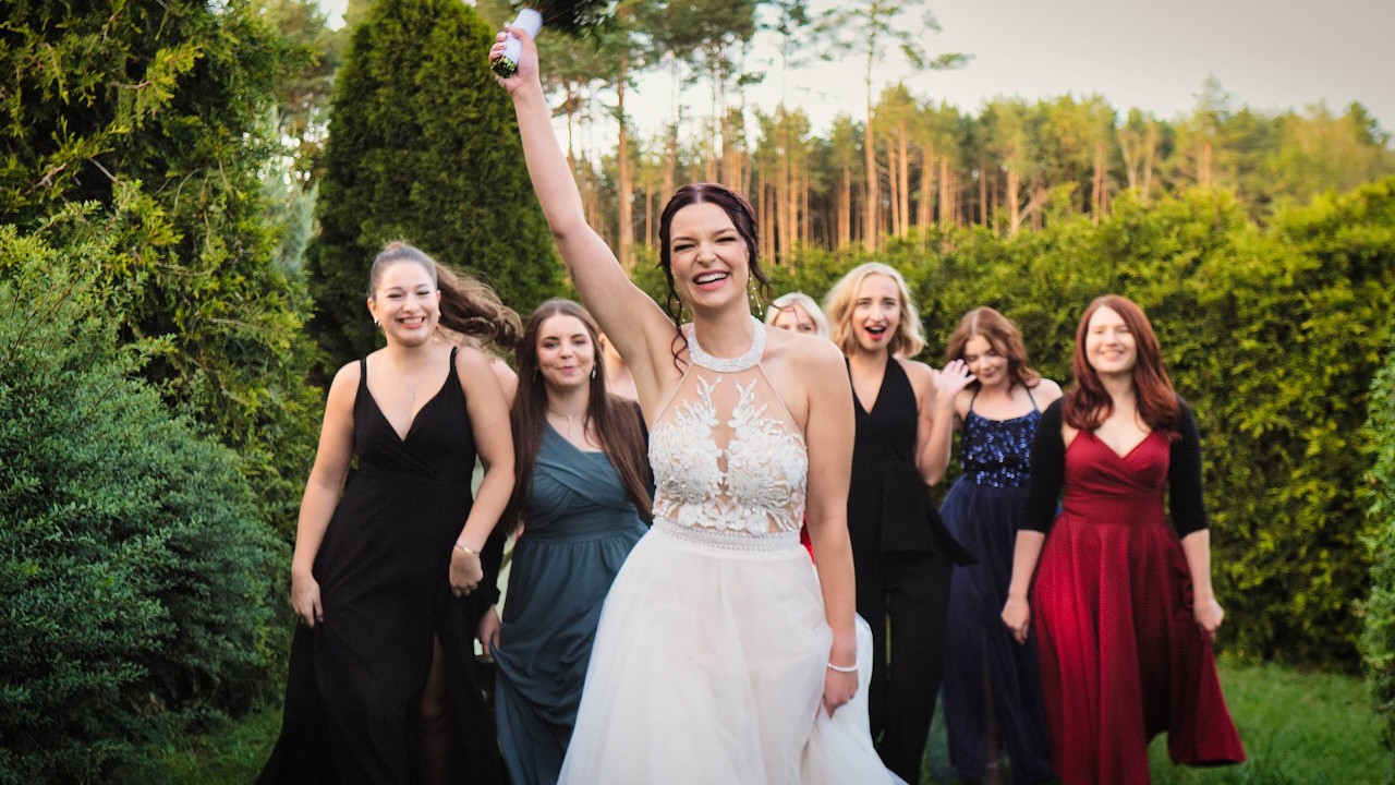 Iga & Michał - Szalony teledysk ślubny | Hotel Brzoza Bydgoszcz