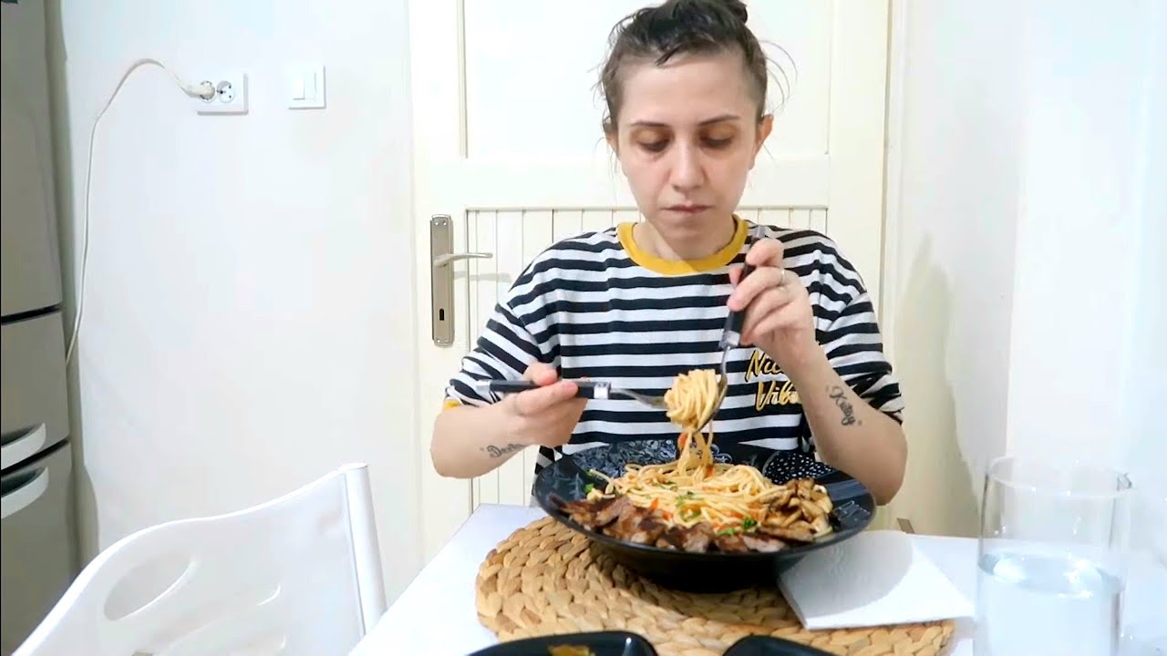 TEK BAŞIMA İFTAR YAPTIM🤲KÖZ DOMATESLİ SPAGETTİ🍝MASA DÜZENİM👍BEE BEAUTY CİLT KAPSÜLÜ🧖‍♀️CİLT BAKIMIM💕