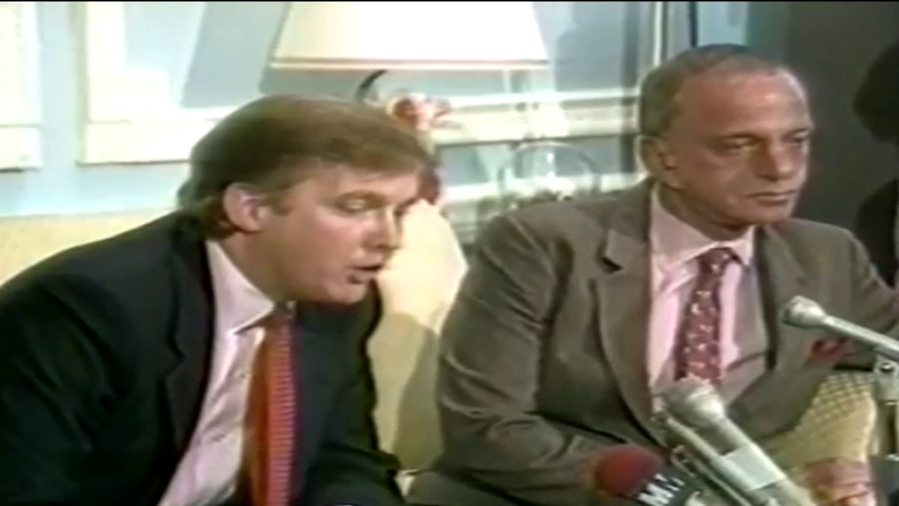 1985: USFL vs NFL Lawsuit (CNN Sports)
