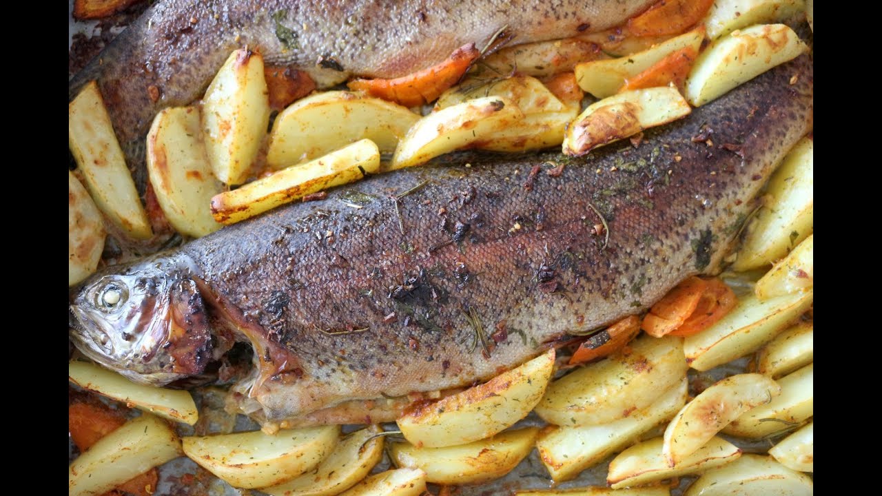 Pastrmka iz rerne sa krompirićima i šargarepom