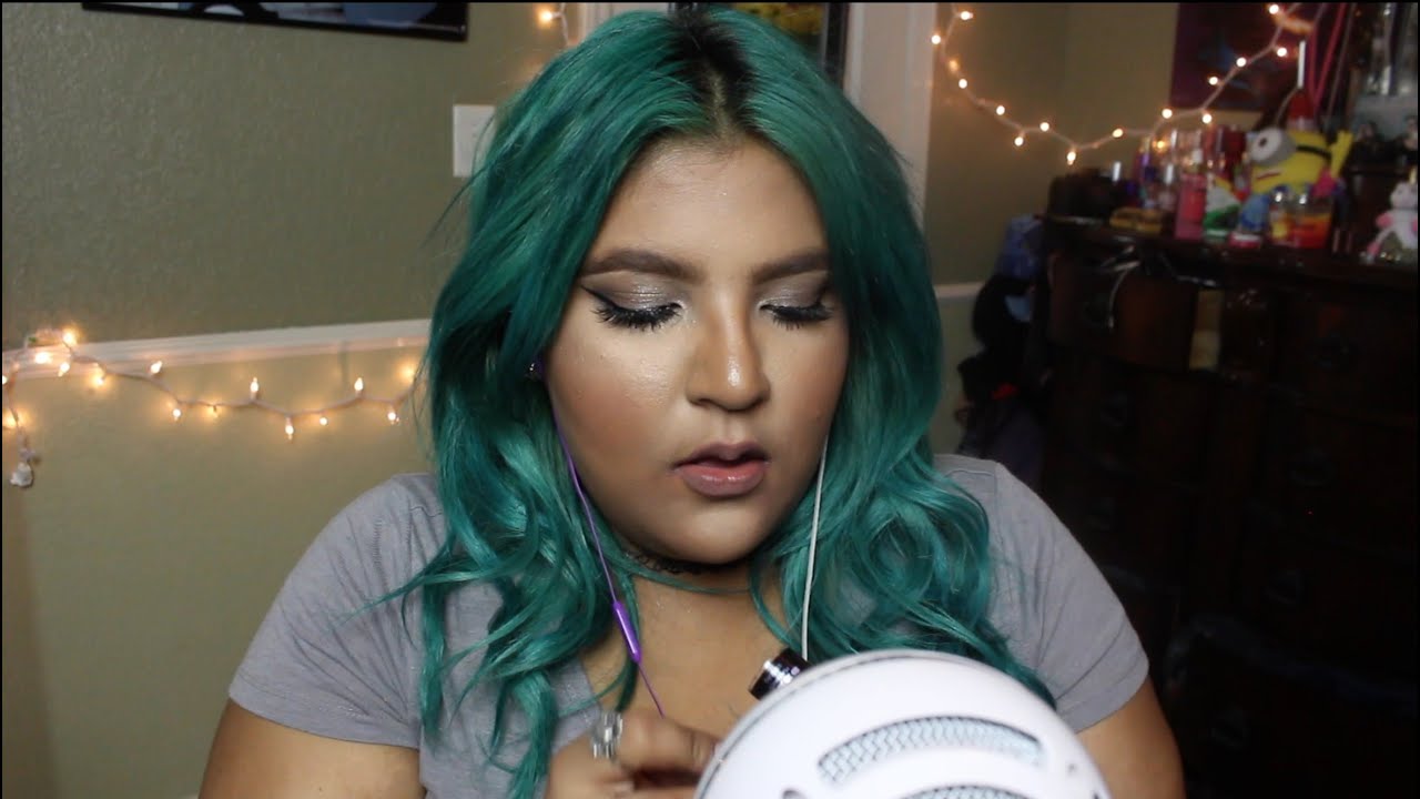 ASMR | Whispering & Tapping on Makeup Products