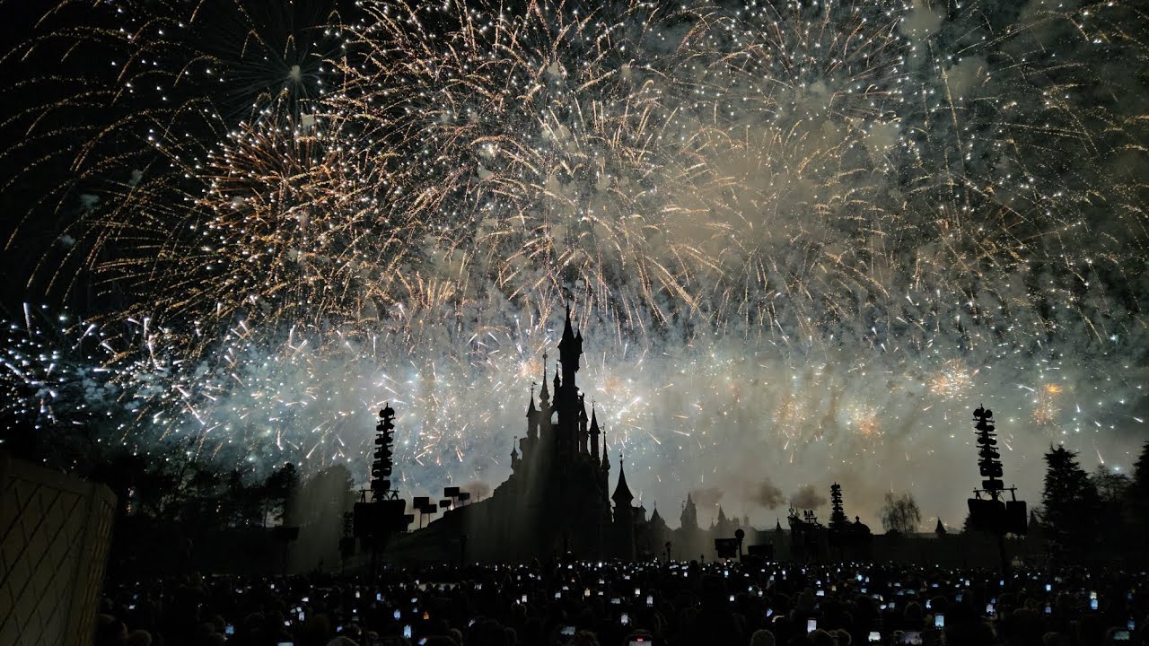 Feu d'artifice Nouvel An 2026 - New Year Fireworks 2026 - Disneyland Paris 🍾🎶😍