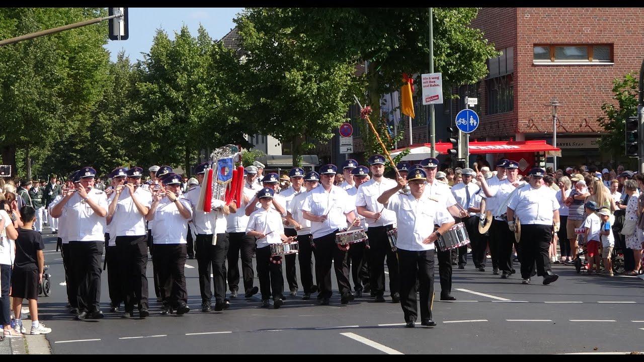 Schützenfest 2025 in Neuss-Grimlinghausen. Königsparade des Jägercorps und der Schützenlust