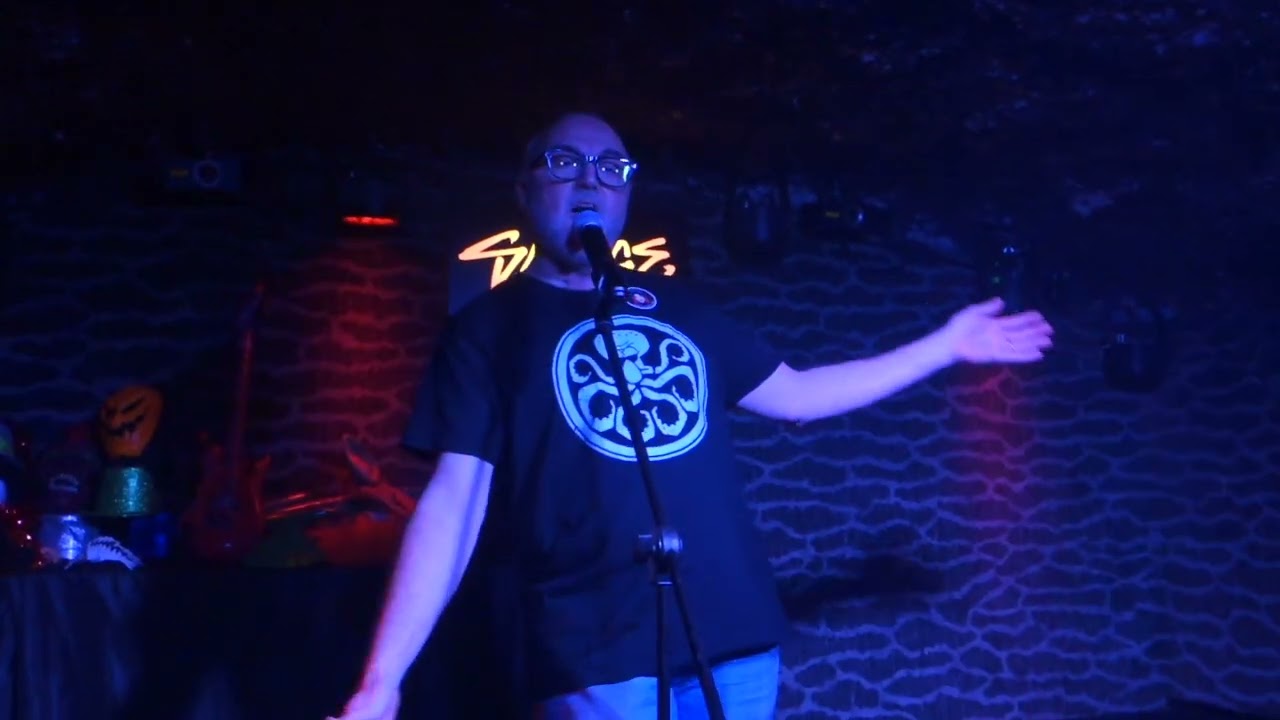 Kalamardo sings 
