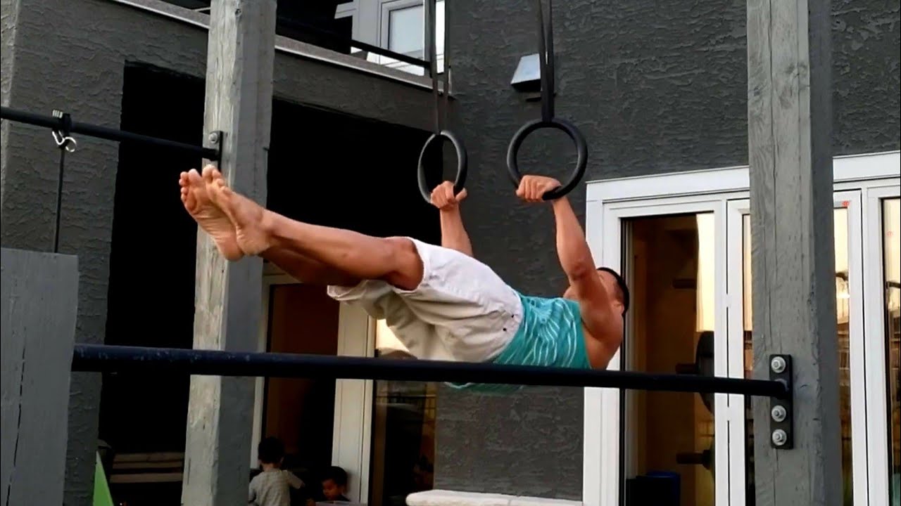 Front Lever to Muscle Up on Rings