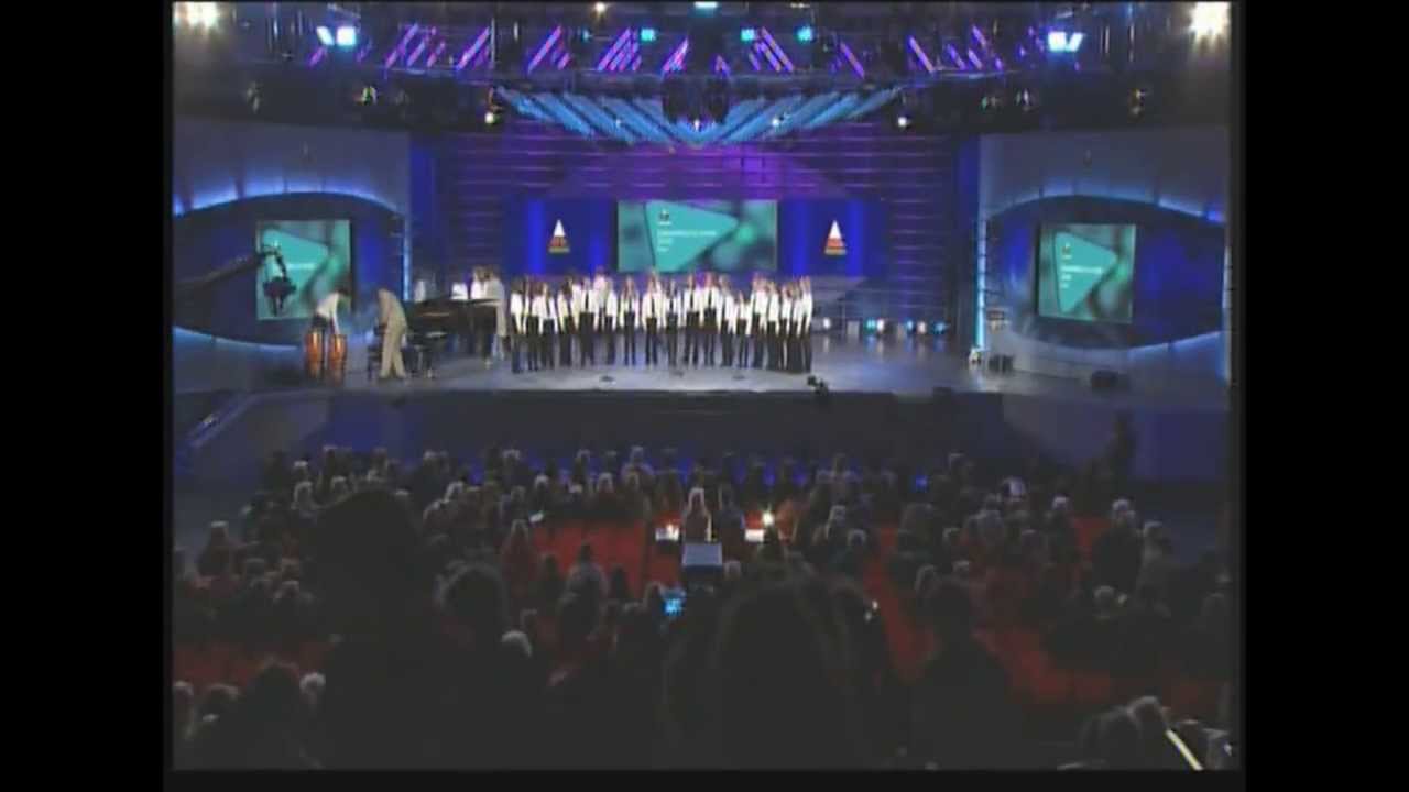 Eistedfod Yr Urdd Eryri 2012 - Cor SA Bl. 7,8 a 9 - Byd yn Un