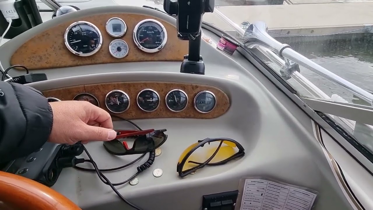 [POV 4K] Twoja pierwsza motorówka. Łódka dla początkujących. Za sterem.