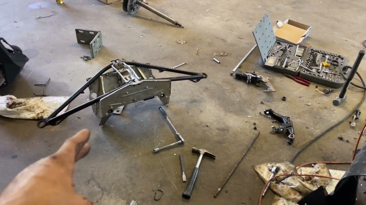 He Bought a Smashed up Ski Doo 1200 Without knowing. Let’s fix it. Ski Doo 1200 What Not To Buy!