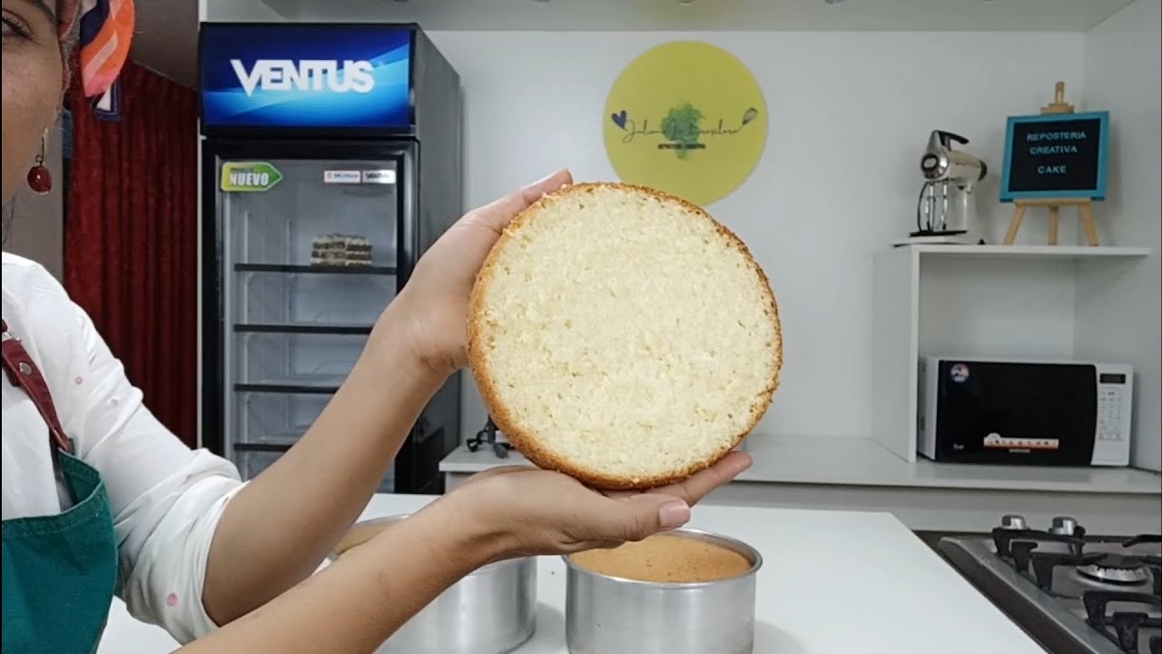 BIZCOCHO ECONÓMICO PARA TORTAS ALTAS, SIN MANTEQUILLA Y SIN LECHE