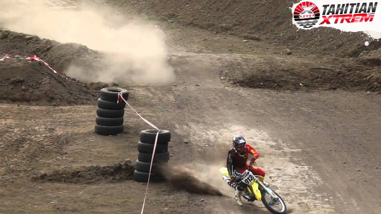 Daryl Hurley (NZ) crashes in Tahiti Pacific Cup 2012