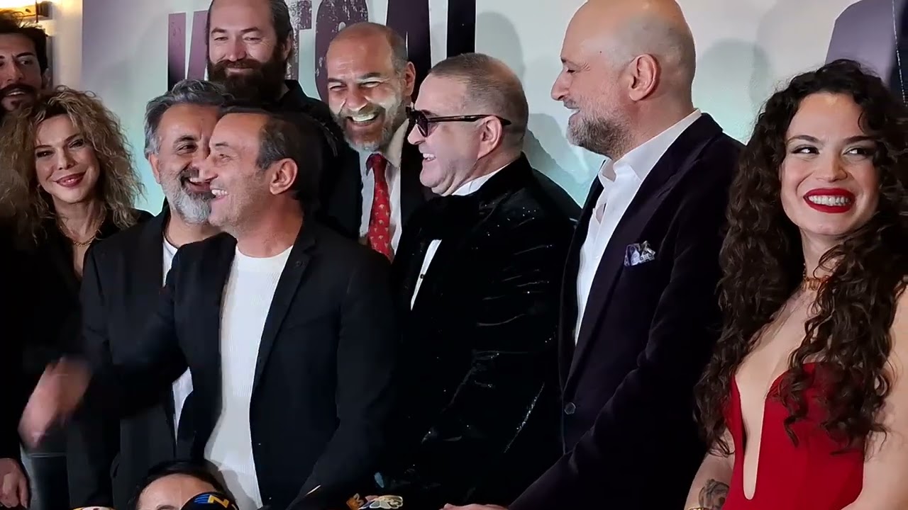 Bülent Ersoy Kutsal Damacana 5-Zombi filminde neden zombi olmaya karar vermiş !!