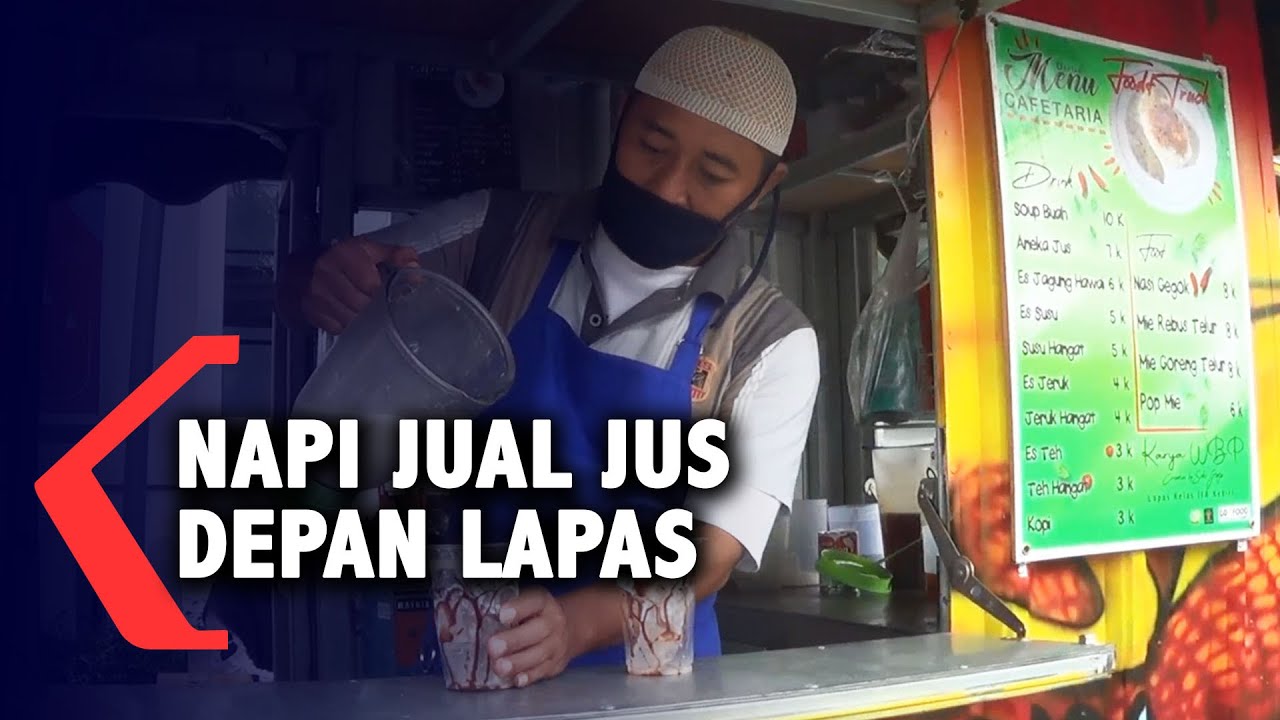Narapidana Berjualan Jus Di Depan Lapas Kediri