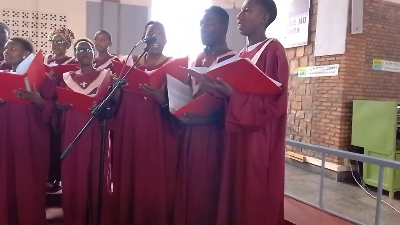 Niwowe Rutare Rwange performed by Chorale st Dominique Kibungo 