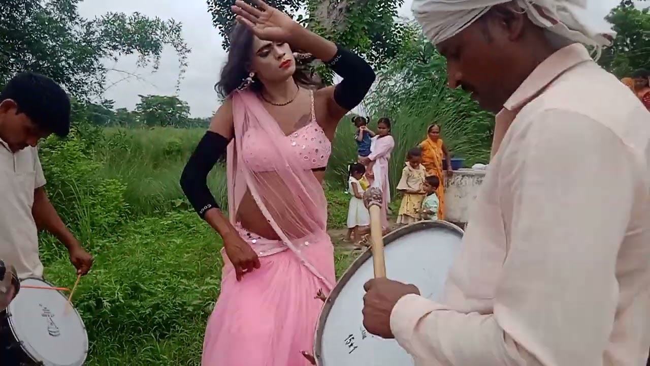 Live #Jagran show इस डांसर का #अंदाज थोड़ा अलग है | यकीन नहीं तो # वीडियो देख लो