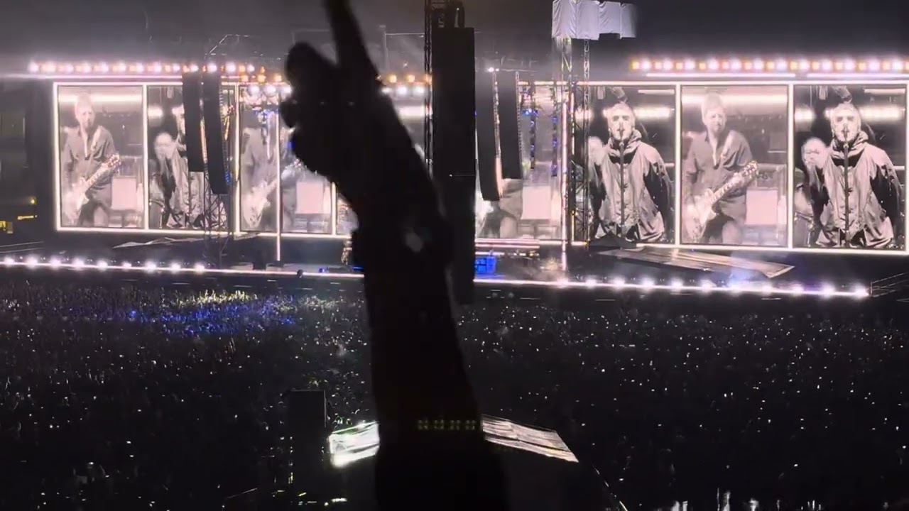 Oasis-Hello Live (Mexico City)