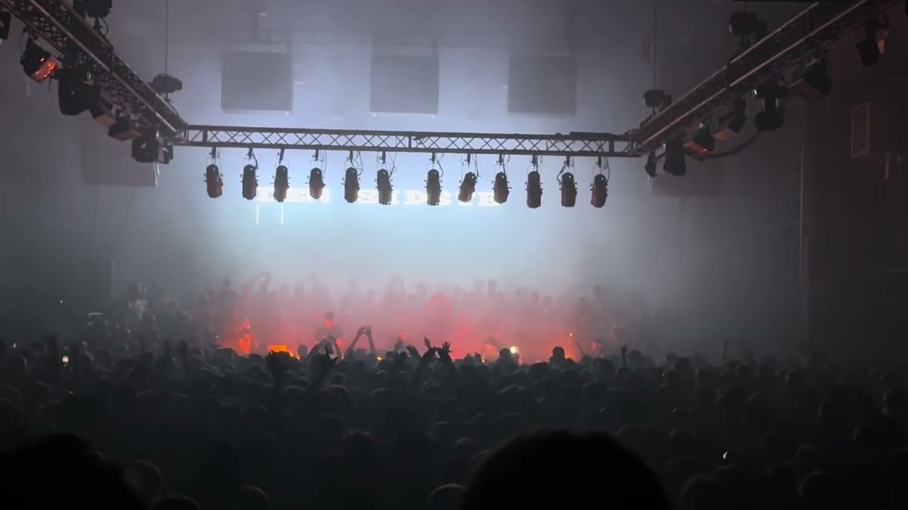 Av Av Av - den sidste koncert - Poolen 08.11.2025