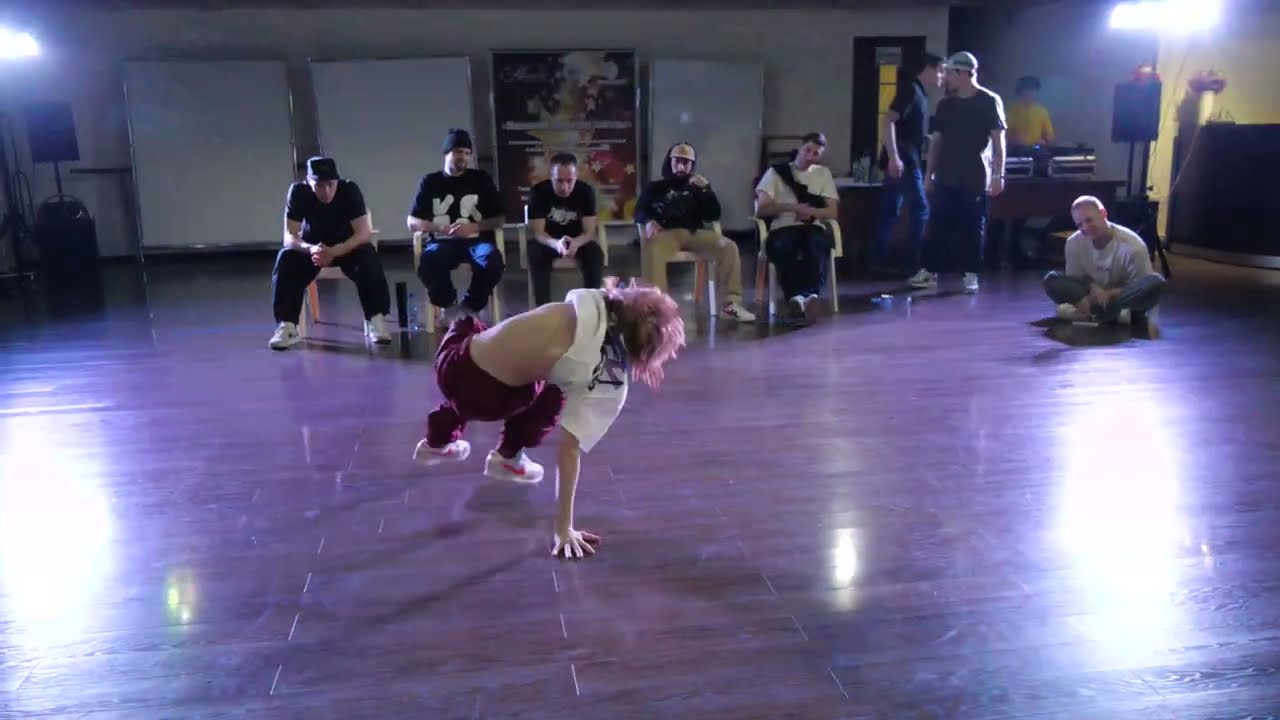до 13 лет bboy Hippl Sup vs bboy Ginger - 