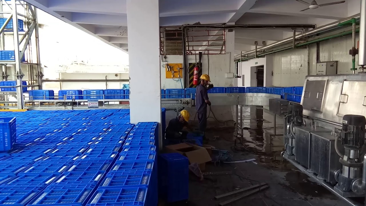 fully automatic vertical crates transfer conveyor