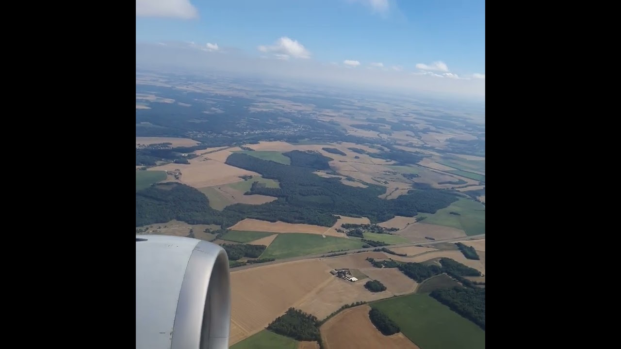 Attérrissage Air France vol Alger /Paris à Charles de Gaulles . Un très bon vol .
