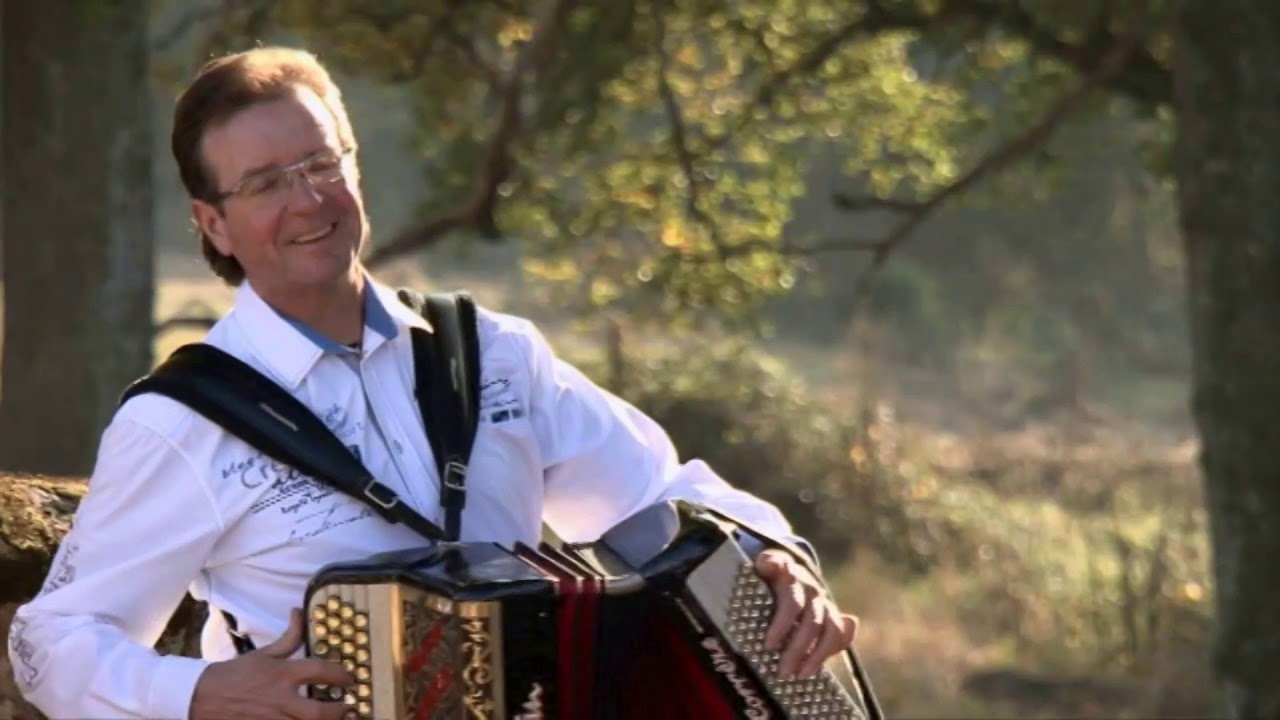 SUR LES COTEAUX DE MA DOUCE AUVERGNE  -  Pierre ANDRE