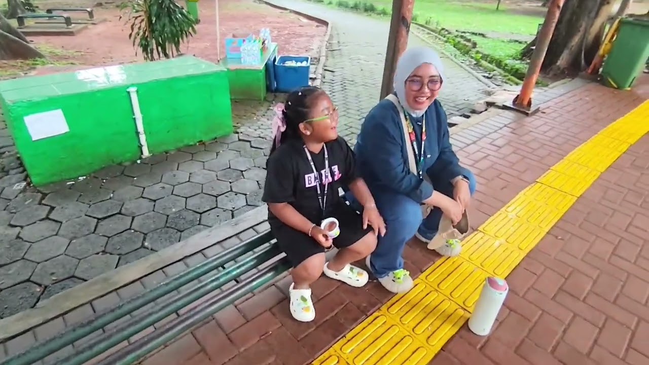 ADA APA AJA YAA... DIKEBUN BINATANG RAGUNAN ??? 