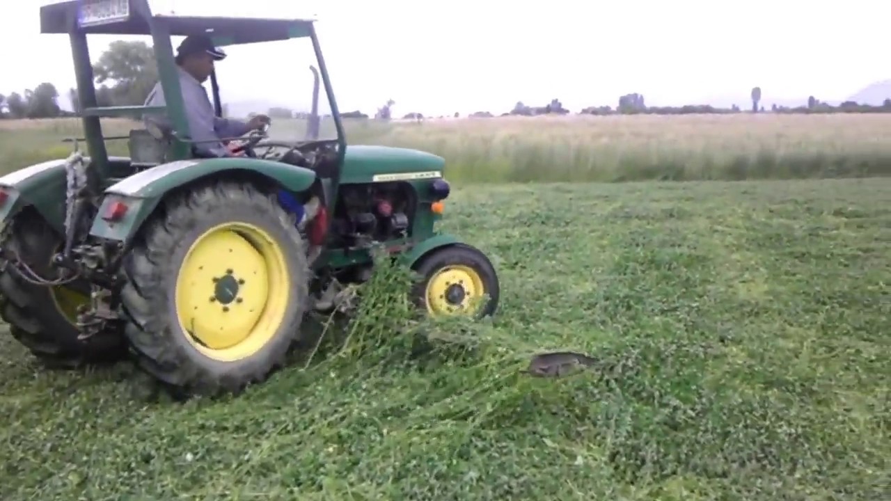 Tactor-John Deere Lanz 510 with side mower-Mowing