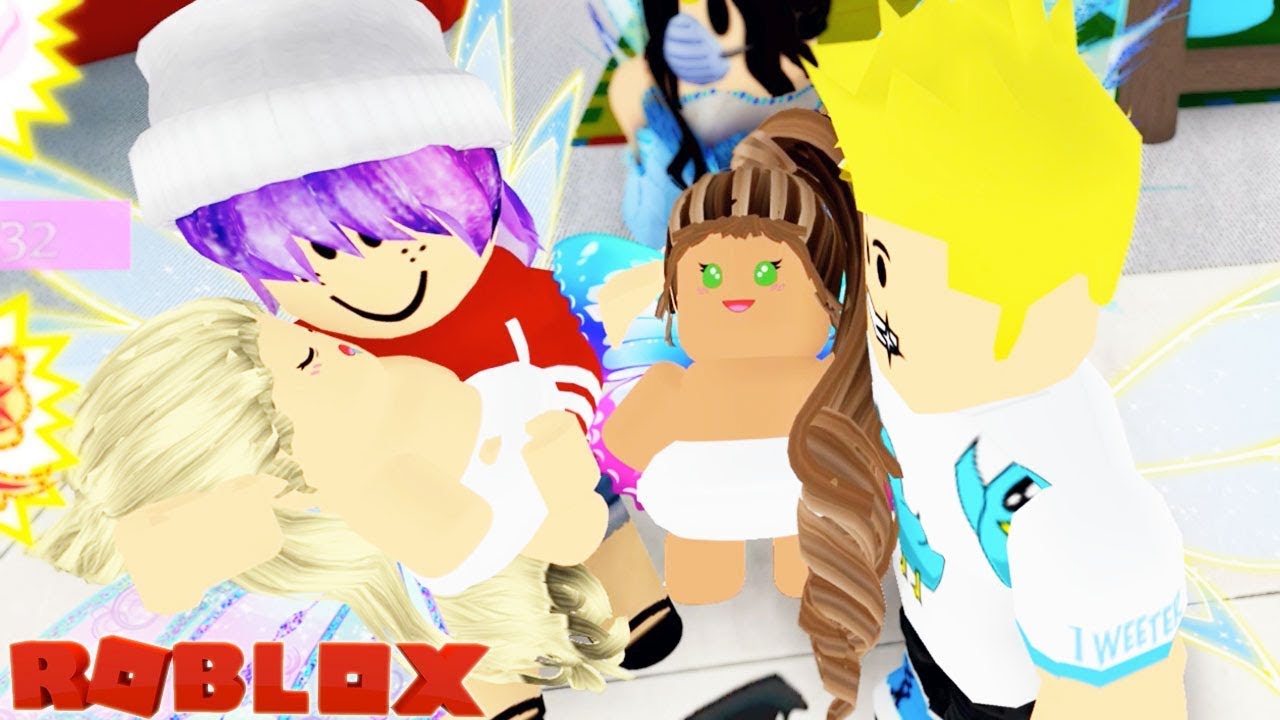 Adopting Baby Ariana Grande and Baby Taylor Swift in Roblox / Adoption Fairy Roleplay