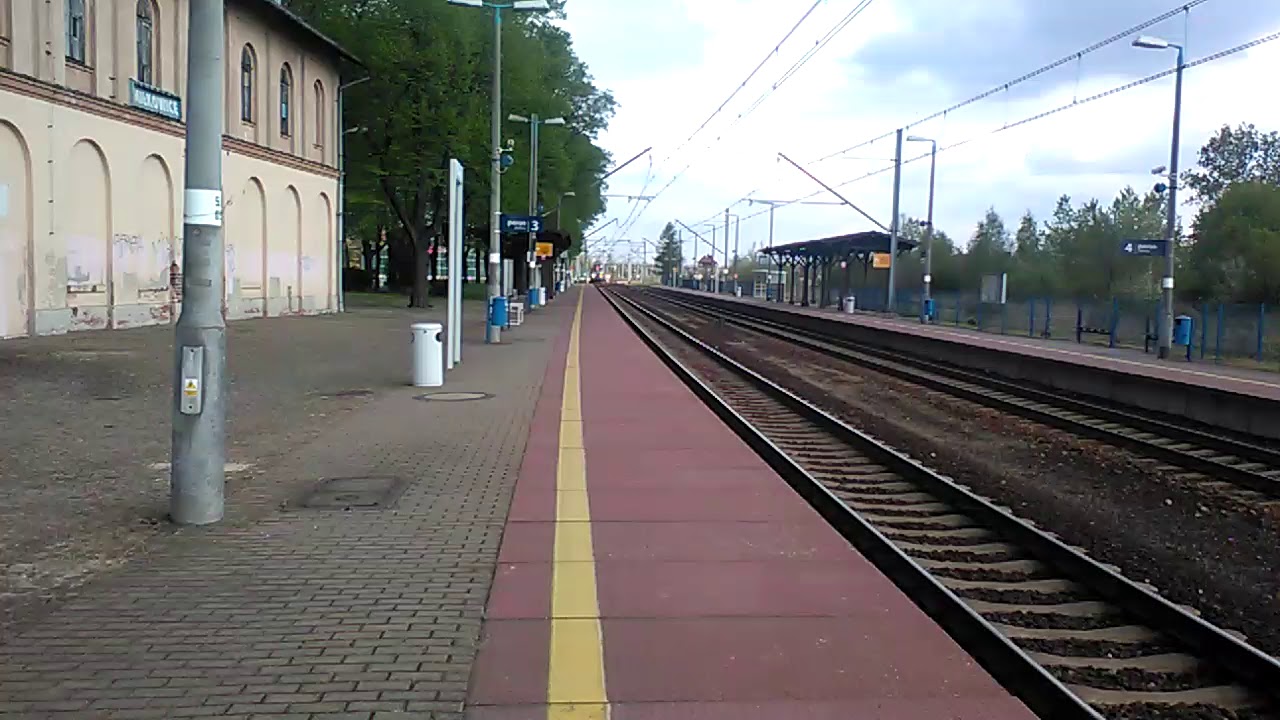 ET22-1074 z mieszanym składem przez miłkowice 27.04.2019r.