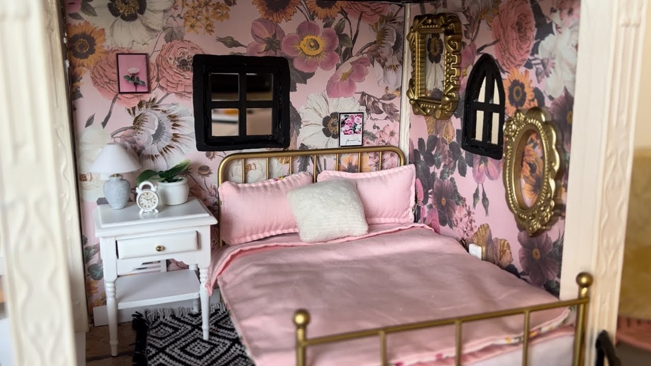 1:12 Scale Dollhouse Tour | The Pink Playhouse